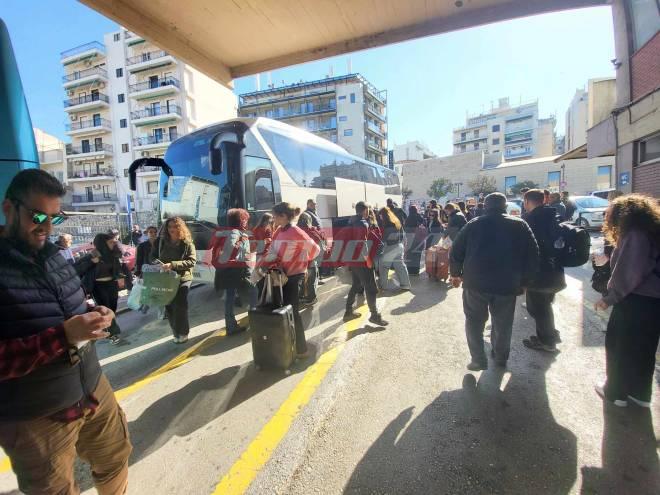 Πάτρα - Καρναβάλι 2025: Το αδιαχώρητο στα ΚΤΕΛ - Αφίξεις ανά πέντε λεπτά - 20.000 επισκέπτες υπολογίζεται ότι θα έρθουν στην πόλη - ΦΩΤΟΓΡΑΦΙΕΣ