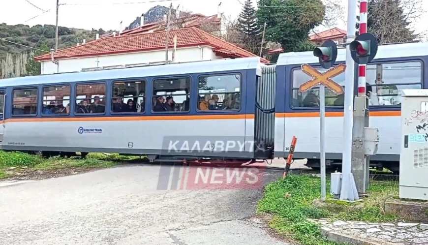 Οι μπάρες δεν κατέβηκαν, αλλά ο Οδοντωτός περνούσε - ΟΣΕ: Δεν πρόλαβαν να αγοράσουν μπαταρίες! ΒΙΝΤΕΟ