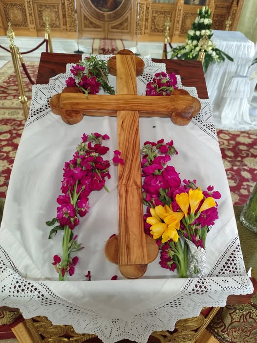 Κυριακή της Σταυροπροσκυνήσεως σήμερα