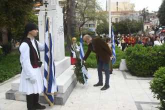 Χαράλαμπος Μπονάνος: Φόρος τιμής στους ήρωες του '21