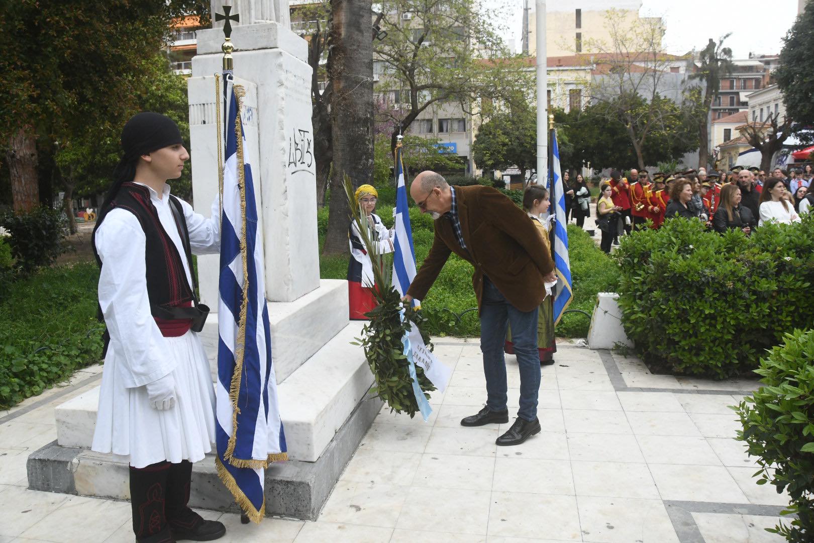 Χαράλαμπος Μπονάνος: Φόρος τιμής στους ήρωες του '21