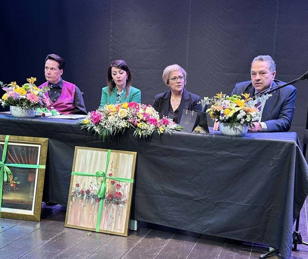 O Ασημάκης Παπαδάτος-Μέντης παρουσίασε το δεύτερο βιβλίο του στο κατάμεστο "Επίκεντρο" (ΦΩΤΟ)