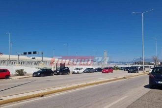 Πάτρα: Έπεσε “βροχή” κλήσεων από την Τροχαία-Σε πεζοδρόμια και όπου είχαν παρκάρει παράνομα σε εκδήλωση του Ανοικτού Πανεπίστημίου-ΦΩΤΟ