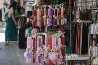 Καλάθι του Πάσχα: Συνεχείς έλεγχοι για συγκράτηση των τιμών - Πώς διασφαλίζεται η ποιότητα