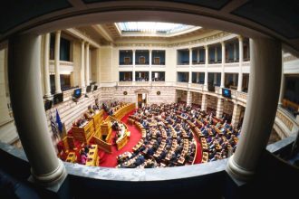 Τέμπη: Πέρασε με 277 «ναι» η σύσταση προανακριτικής για τον Χρήστο Τριαντόπουλο
