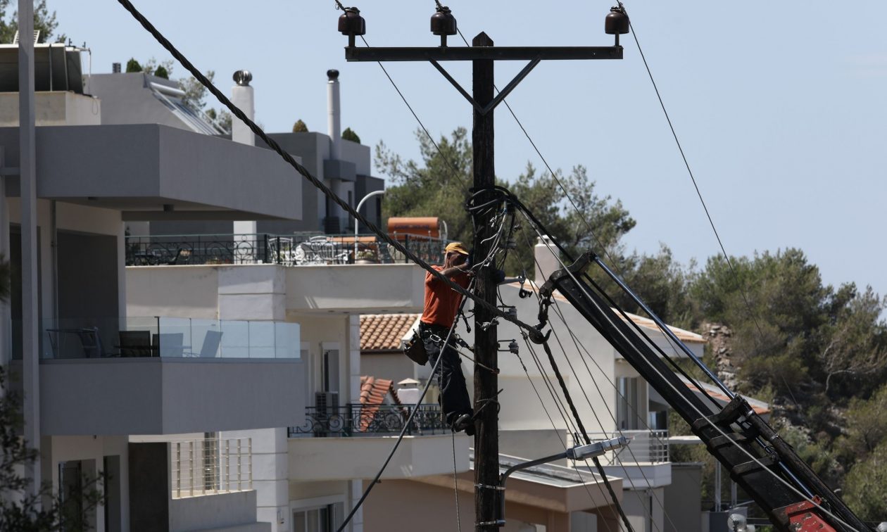 Ρεύμα: Γιατί εξετάζουν τον κίνδυνο μπλακ άουτ το Πάσχα