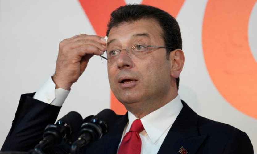Ο Εκρέμ Ιμάμογλου κατηγορείται για τρομοκρατία, πραξικόπημα καταγγέλλει η αντιπολίτευση - Απαγορεύτηκαν οι διαδηλώσεις, έπεσε «μαύρο» στα social media