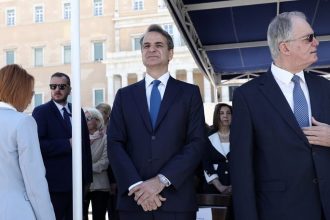 Μητσοτάκης: Να διδαχθούμε από τους θριάμβους μας, αλλά και από τις καταστροφές