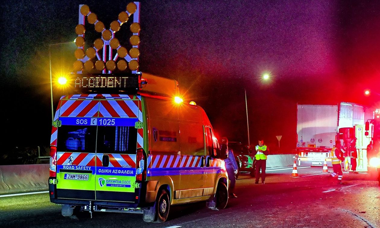 Δύο νεκροί και τρεις τραυματίες σε δύο τροχαία δυστυχήματα