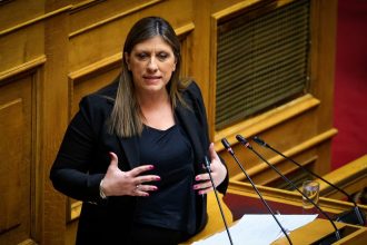 «Πυρά» Κωνσταντοπούλου σε Τσίπρα: «Είναι σε ένα λαγούμι, να παραμείνει εκεί»