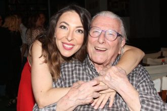 Αλίκη Κατσαβού: Δεν ψάχνομαι καθόλου στην προσωπική μου ζωή, δεν μπορεί να συγκριθεί κανένας με τον Κώστα Βουτσά