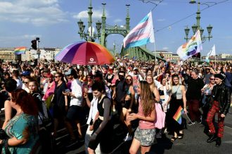 Ουγγαρία: Το κοινοβούλιο με νόμο απαγορεύει την Παρέλαση Pride - ΛΟΑΤΚΙ+