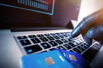 «Μου έκλεψαν 105.000 ευρώ» λέει ο 60χρονος που έπεσε θύμα διαδικτυακής απάτης – Του έκοβαν ακόμη και αποδείξεις