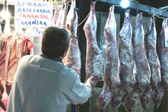 Την ερχόμενη εβδομάδα το "Καλάθι του Πάσχα" - Έλεγχοι και σχέδιο δράσης για τη συγκράτηση των τιμών των αμνοεριφίων