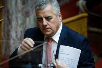 Γραμματέας ΚΟ ΠΑΣΟΚ: Γραφικοί όσοι ζητούν εκλογές -Δεν θα περάσει η πρόταση μομφής, μπετόν αρμέ η πλειοψηφία