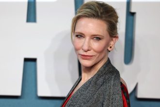 Η Κέιτ Μπλάνσετ εξηγεί γιατί έχει μόνο μία φωτογραφία από τον γάμο της