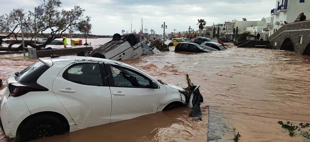 Στο έλεος της κακοκαιρίας οι Κυκλάδες - Πού θα χτυπήσει τις επόμενες ώρες