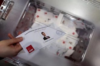 Τουρκία: Έκλεισαν οι εσωκομματικές κάλπες στο CHP