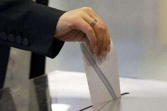 Δημοσκόπηση GPO: Τι λένε οι πολίτες για Τέμπη και πρόωρες εκλογές - Τα ποσοστά των κομμάτων
