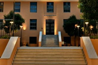 Πάτρα: "Βροχή" τα ...φέσια στο Δήμο - Ποια εταιρεία χρωστά εκατομμύρια