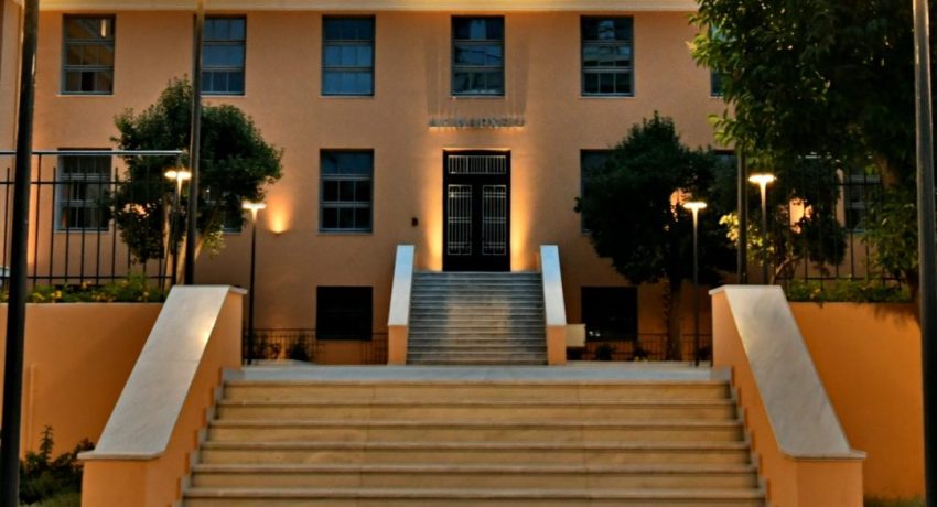 Πάτρα: "Βροχή" τα ...φέσια στο Δήμο - Ποια εταιρεία χρωστά εκατομμύρια