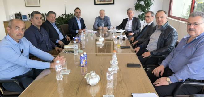 Ο Πρόεδρος και μέλη της Διοίκησης του Επιμελητηρίου Αχαΐας στην Παναιγιάλειο Ένωση Συνεταιρισμών
