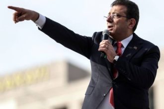 Τουρκία: Έφθασε στην φυλακή ο Ιμάμογλου – Μιλά για «προδοσία κατά της Τουρκίας»