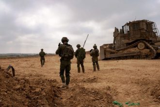 «Θα συνεχίσουμε τις επιθέσεις στη Γάζα», δηλώνει ο ισραηλινός στρατός
