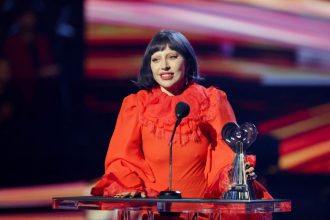 Μήνυση στη Lady Gaga από εταιρεία που κατασκευάζει σανίδες του σερφ