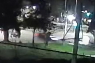 Γλυφάδα: Βίντεο ντοκουμέντο από το τροχαίο με το αυτοκίνητο που έπεσε σε στάση λεωφορείου