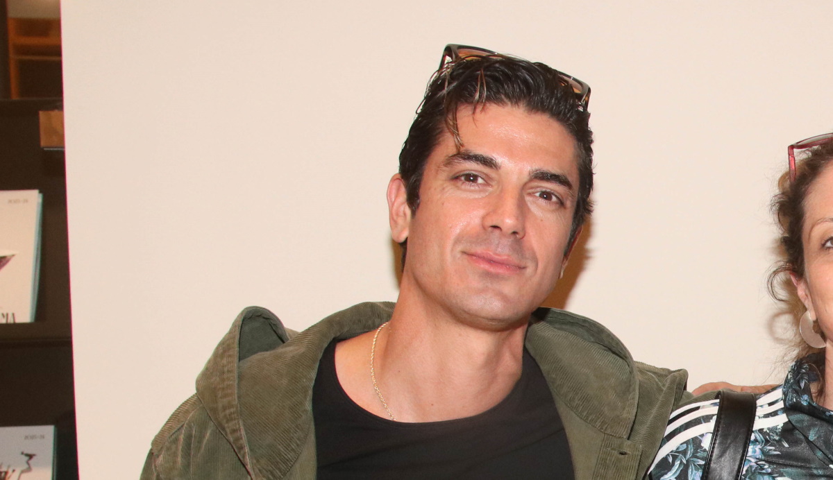 Δημήτρης Γκοτσόπουλος: «Με το θέατρο είναι σαν να “βγαίνω” από την πρίζα»