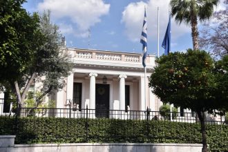 Μαξίμου: Ανατροπή στις δεξαμενές των ψηφοφόρων – Οι κινήσεις Μητσοτάκη