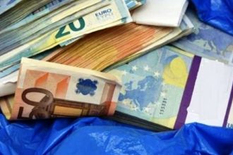 Πάτρα: Οι απατεώνες γιατροί έδρασαν ξανά - Γυναίκα τους άφησε τα λεφτά σε σακούλα