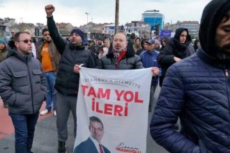 "Βράζει" η Τουρκία μετά την προφυλάκιση του Εκρέμ Ιμάμογλου – Βγαίνουν στους δρόμους οι πολίτες