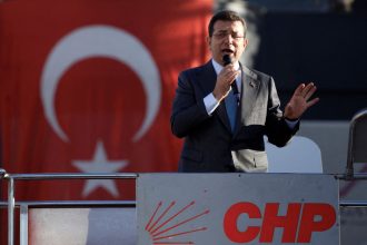 Τo ζοφερό μέλλον του Εκρέμ Ιμάμογλου: Φυλακή ή ελευθερία αλλά δίχως προεδρία