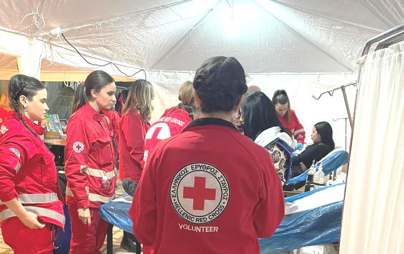 Ο Ελληνικός Ερυθρός Σταυρός αντιμετώπισε επιτυχώς 147 έκτακτα περιστατικά το Σάββατο στο καρναβάλι της Πάτρας (ΦΩΤΟ - ΒΙΝΤΕΟ)