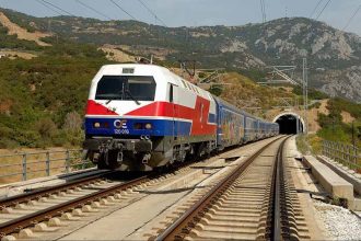 Ημαθία: Η ανακοίνωση της Hellenic Train για την παράσυρση μαθητή από τρένο