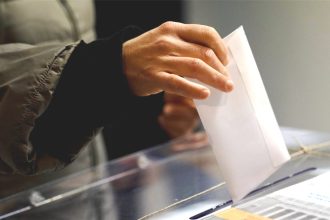 Δημοσκόπηση GPO: Η διαφορά της ΝΔ από το ΠΑΣΟΚ - Στην τρίτη θέση Κωνσταντοπούλου και Βελόπουλος