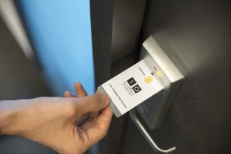 ΔΥΠΑ: Απαραίτητη η ενεργοποίηση των προπληρωμένων καρτών για πρόσβαση στα επιδόματα και τις παροχές