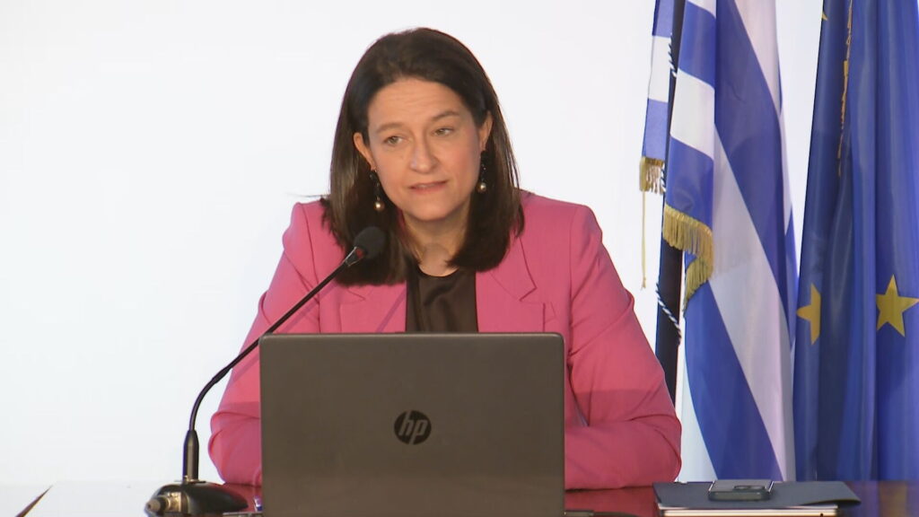 Ανακοινώσεις Κεραμέως: Στα 743 ευρώ καθαρά ο νέος κατώτατος μισθός - Η αύξηση θα συμπαρασύρει προς τα πάνω όλους τους βασικούς μισθούς στο δημόσιο