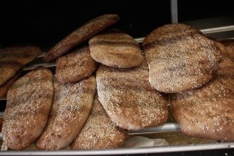 Καθαρά Δευτέρα: Ποια είναι η ιστορία της παραδοσιακής λαγάνας