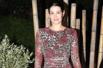 Η Μαρία Κορινθίου υπερασπίστηκε την Αντελίνα Βαρθακούρη: Δεν είναι κακό να είσαι νοικοκυρά