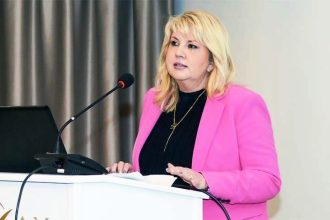 Πάτρα: Χαμός με απάτες κατά ιατρών - Απανωτά περιστατικά, σήμα κινδύνου από Μαστοράκου