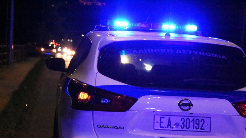Πάτρα: "Θερμή" συνάντηση... Κυπρίων φοιτητών και αντιεξουσιαστών - Έπεσαν καπνογόνα!