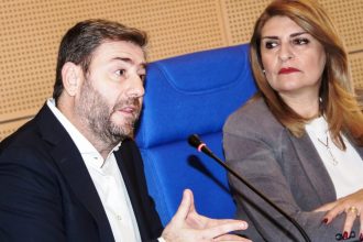 ΠΑΣΟΚ: Άγρια κόντρα Ανδρουλάκη - Λιακούλη για τις επόμενες κινήσεις στην προανακριτική με φόντο τον Τριαντόπουλο