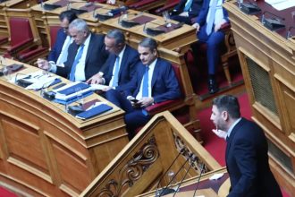 Ο Νίκος Ανδρουλάκης κατέθεσε την πρόταση δυσπιστίας κατά της κυβέρνησης: Την στηρίζουν ΣΥΡΙΖΑ, Νέα Αριστερά και Πλεύση Ελευθερίας