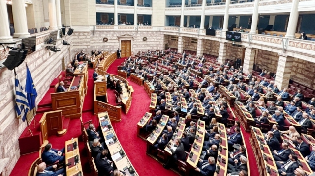 Live η συζήτηση στη Βουλή για την πρόταση δυσπιστίας κατά της κυβέρνησης