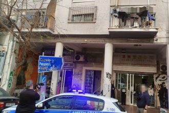 Ομόνοια: Νέα στοιχεία για τον θάνατο του τουρίστα που βρέθηκε με δεμένα χέρια - Η φιάλη με άζωτο και το σενάριο της αυτοκτονίας