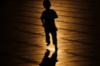 Πάτρα: Μέθυσε, άφησε μόνο τον 4χρονο γιο του και συνελήφθη