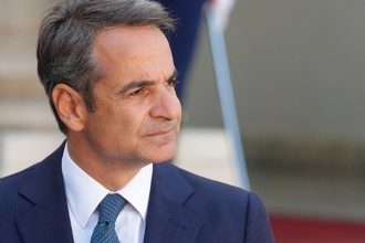 Στο Παρίσι ο πρωθυπουργός για τη σύνοδο ηγετών για ειρήνη και ασφάλεια στην Ουκρανία